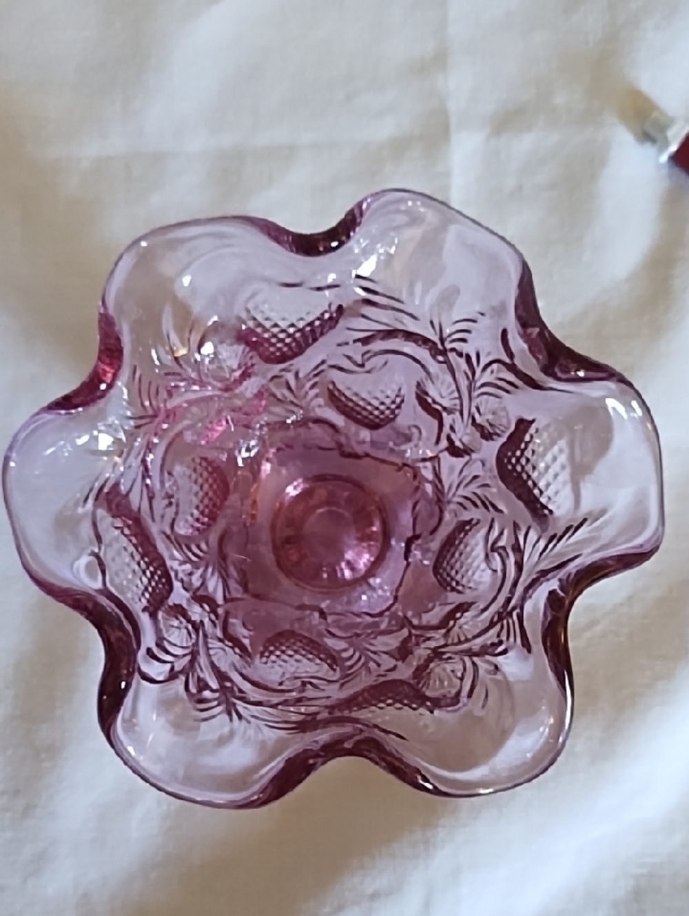 FENTON VINTAGE DUSTY ROSE STRAWBERRY PATTERN DISH - Picture 3 of 6
